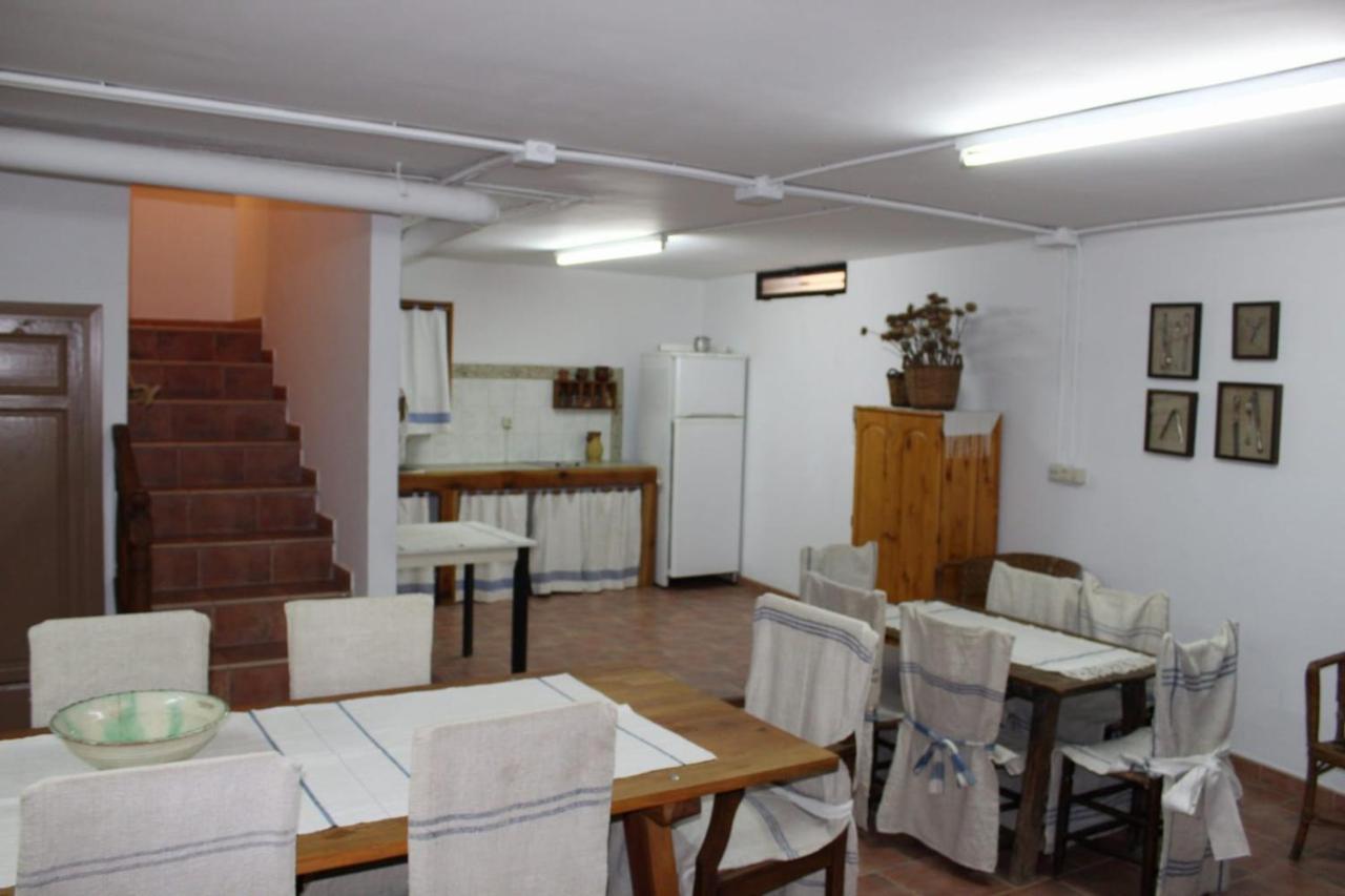 Casa Rural Puerta De La Iglesia Elche de la Sierra Exteriör bild