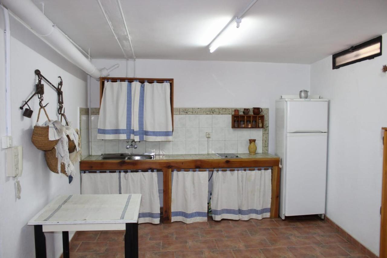 Casa Rural Puerta De La Iglesia Elche de la Sierra Exteriör bild